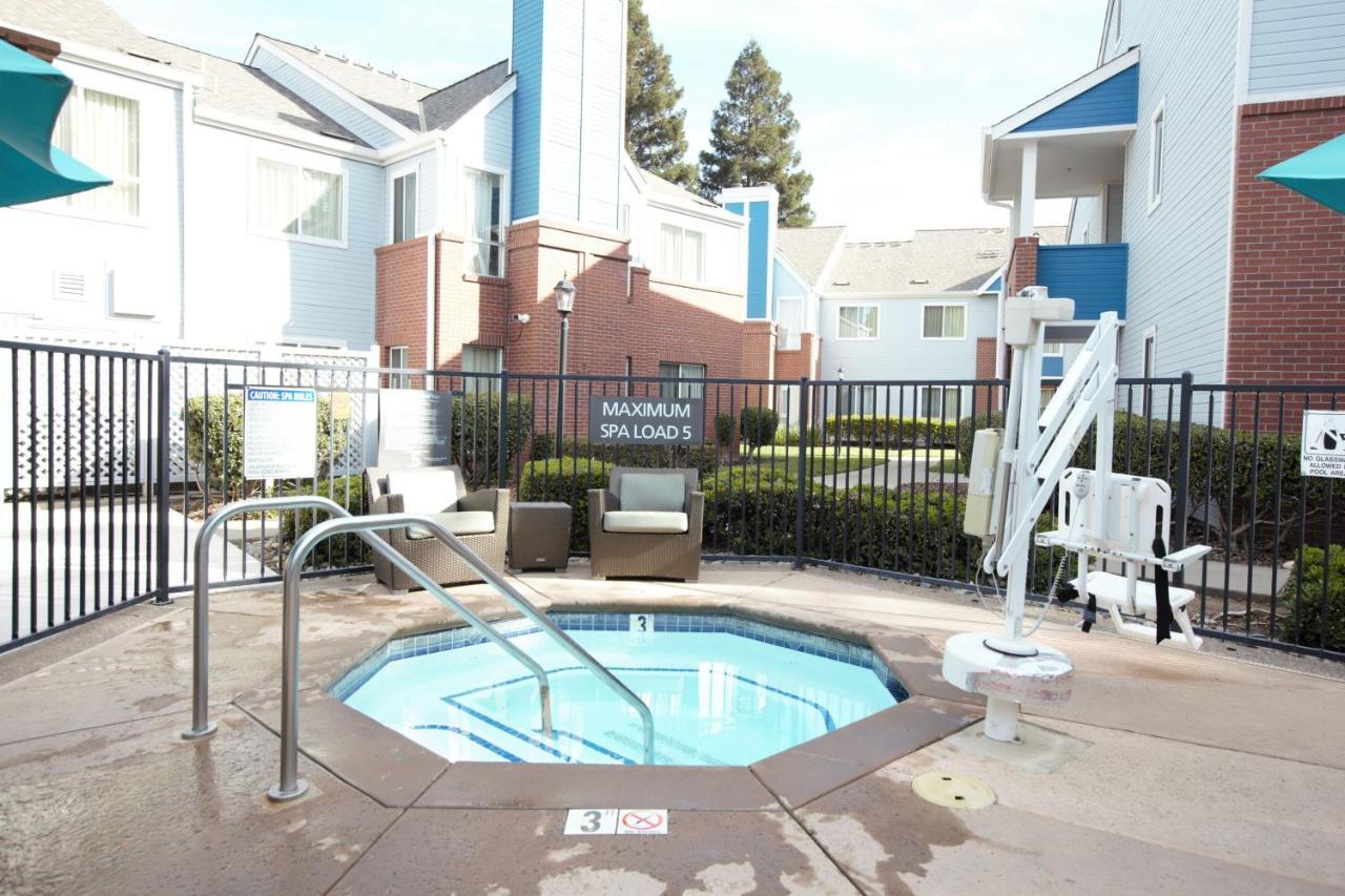 Hotel By Marriott Airport Natomas
