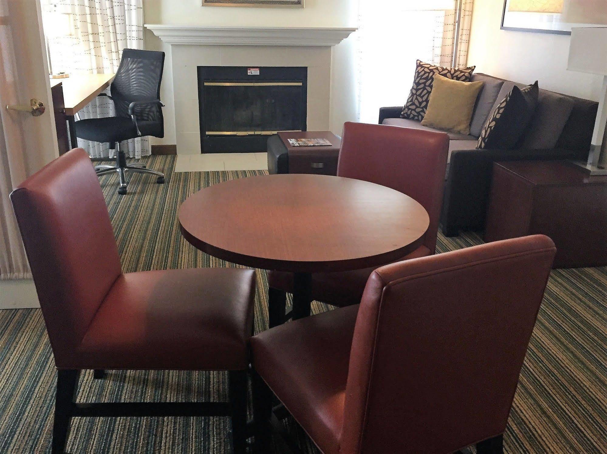 By Marriott Airport Natomas Hotel