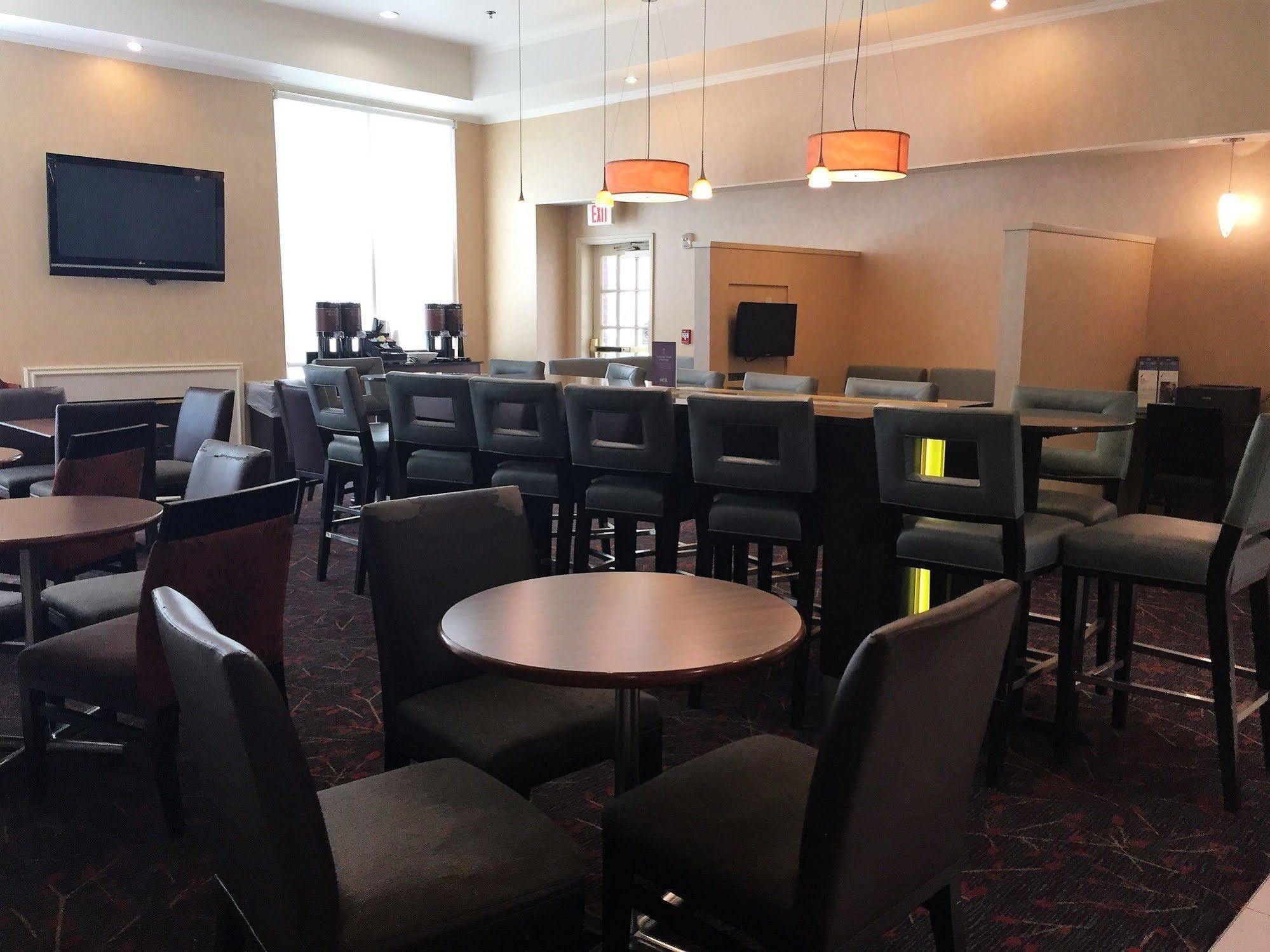 Hotel By Marriott Airport Natomas Sacramento