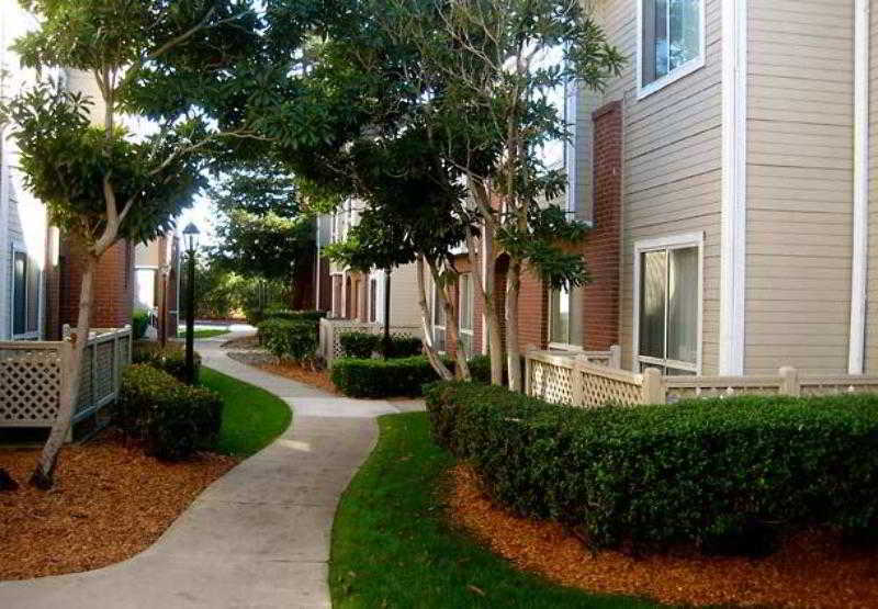 By Marriott Airport Natomas